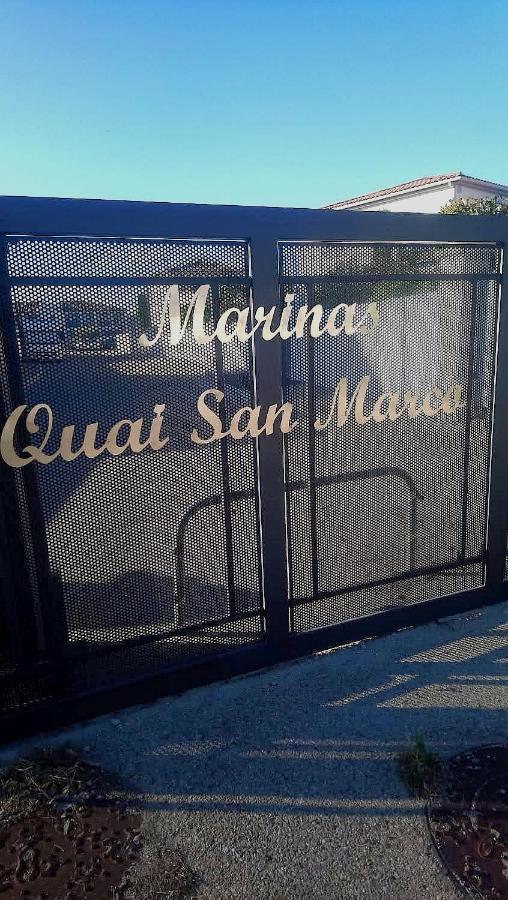 Marina A Aigues Mortes - Gard Ngoại thất bức ảnh